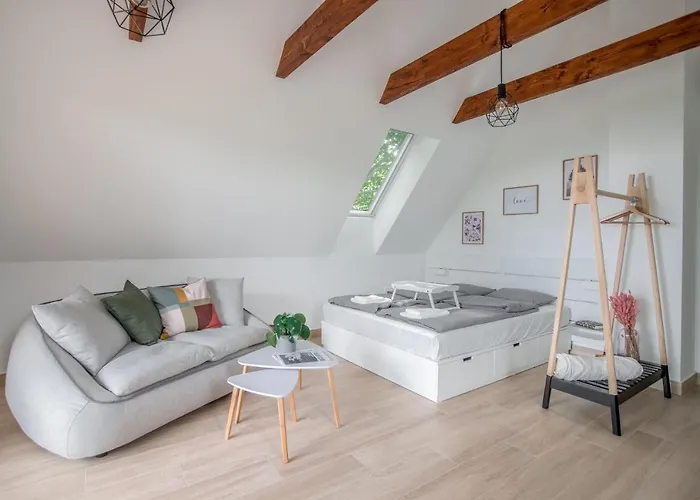 Csipetnyi Csoda Vendeghaz Ferienhaus Felsőörs